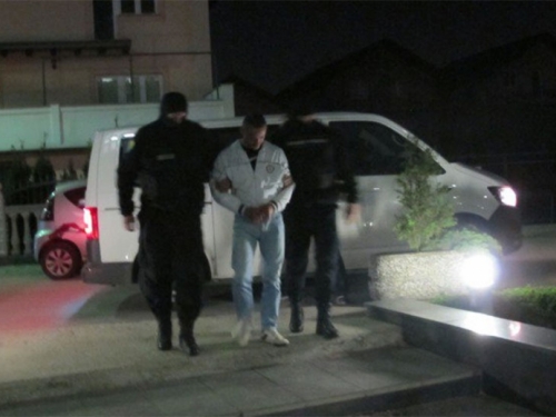 Granična policija uhitila devet osoba zbog krijumčarenja migranata