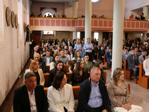 FOTO: Matura 2025. - Defile mladosti na ulicama Prozora