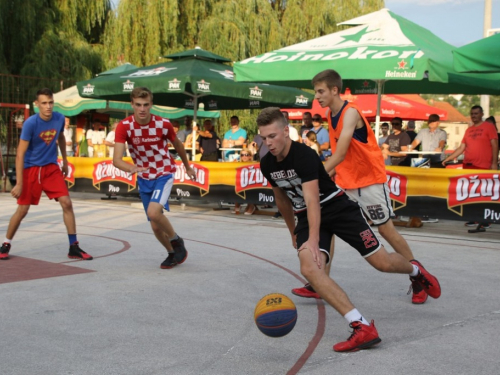 FOTO: Ekipa ''ALF Market'' osvojila Streetball za juniore