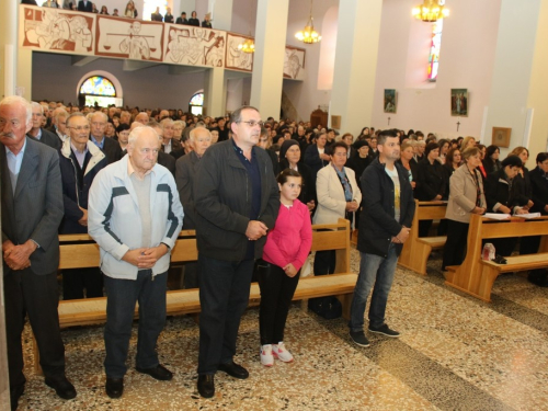 FOTO: Dan sjećanja na ramske žrtve u župi Rama-Šćit