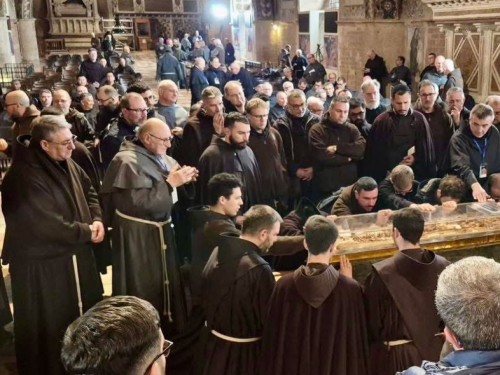 Relikvije svetog Franje Asiškog prvi put u potpunosti izložene javnosti