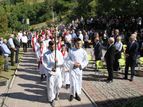 FOTO: Obilježena 28. obljetnica stradanja Hrvata na Uzdolu