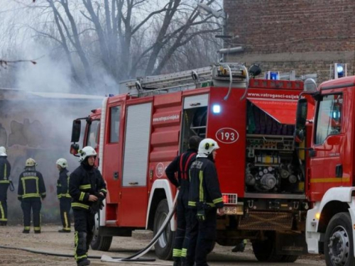 Tomislavgradski vatrogasci spriječili katastrofu, vatra se približila plinskoj baznoj cisterni