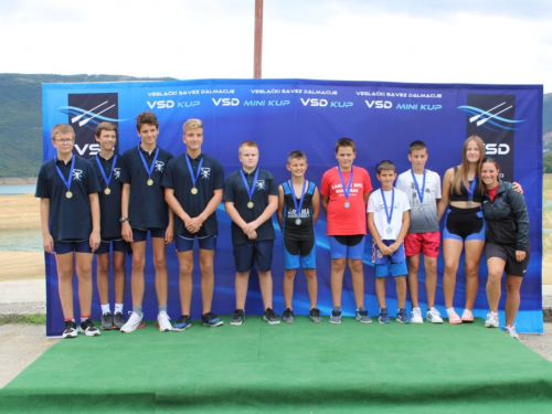 FOTO: Na Ramskom jezeru održana 10. veslačka regata