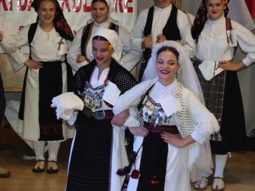 FOTO/VIDEO: Večer folklora u Prozoru