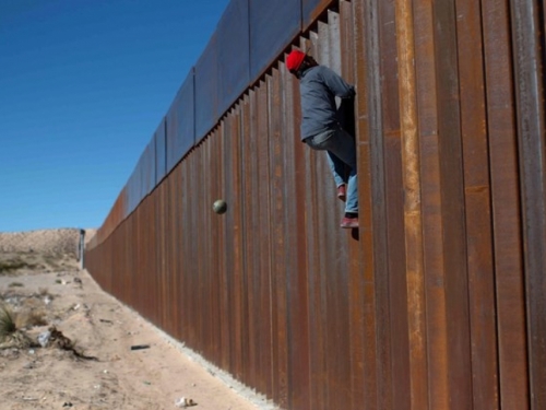 Karavana migranata ide prema američkoj granici