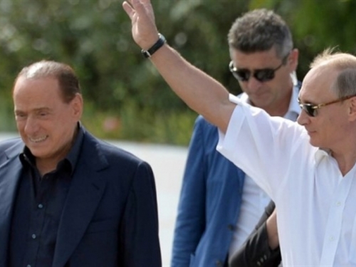 Putin i Berlusconi naljutili Ukrajinu: Popili najstarije vino na Krimu