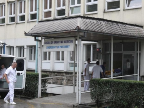Liječnici i pacijenti moraju u izolaciju: Muškarac s koronom od četvrtka ležao u zeničkoj bolnici