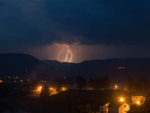 FOTO: Ramskim planinama protutnjalo grmljavinsko nevrijeme