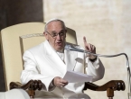 Papa poručio vjernicima da ne budu zavedeni novcem i karijerom