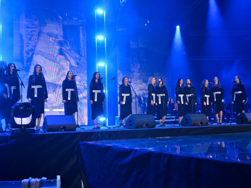 Od Škore do Čuvarica: U Areni Zagreb održan domoljubni koncert Domu mom