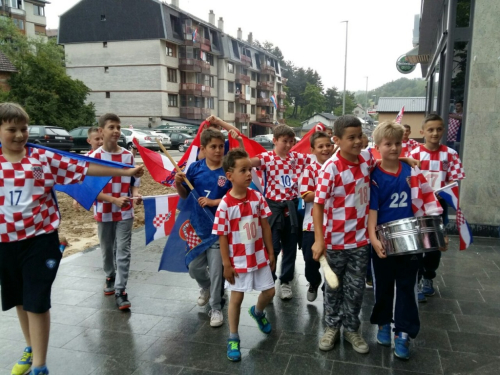 FOTO: Navijačko ludilo je krenulo! Šaljite nam fotke!