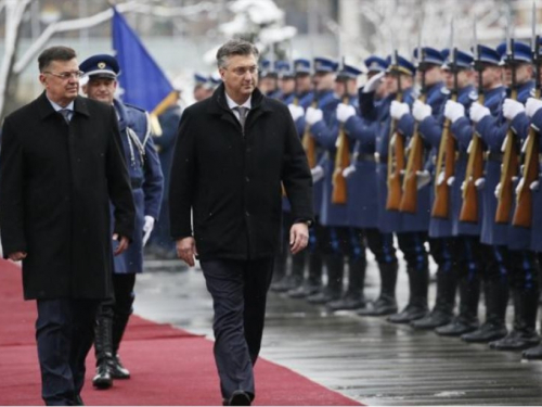 Plenković svečano dočekan ispred zgrade institucija BiH
