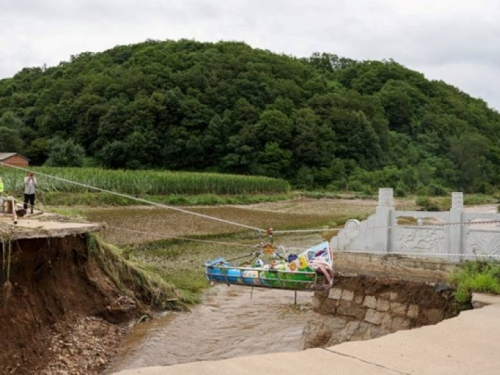 Tajfun izazvao velike poplave u Kini