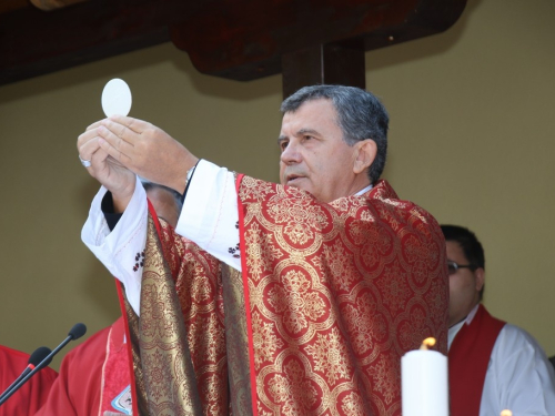 FOTO/VIDEO: Na Uzdolu obilježena 23. obljetnica stravičnog pokolja nad Hrvatima