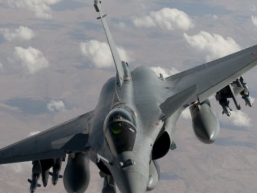 Francuska izvela prve zračne napade u Siriji