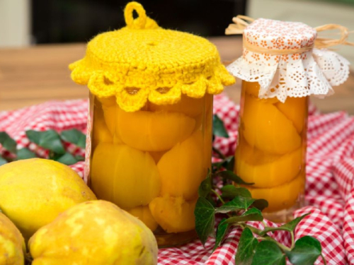 Kompot od dunje: Tradicionalni recept za mirisnu jesensku poslasticu