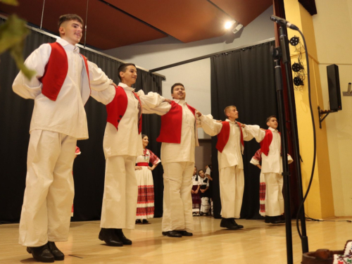 FOTO: Večer folklora u Prozoru: HKUD-ovi ''Rama'' i ''fra Petar Bakula'' oduševili publiku