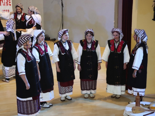 FOTO/VIDEO: Večer folklora u Prozoru