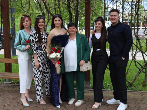 FOTO/VIDEO: Matura 2023. - Defile mladosti na ulicama Prozora