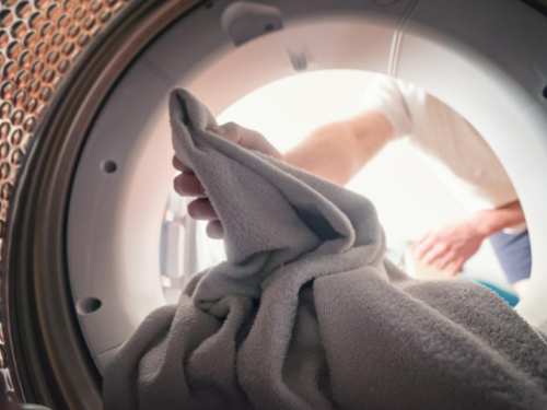 Samo ubacite jednu stvar u bubanj perilice i rublje će izaći kao ispeglano