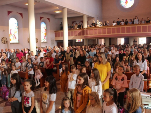 FOTO: Sv. Misa za početak nove školske godine u župi Prozor