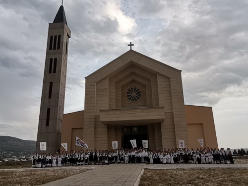 FOTO: HKUD Rama sudjelovao na dječjoj smotri folklora u Rodoču