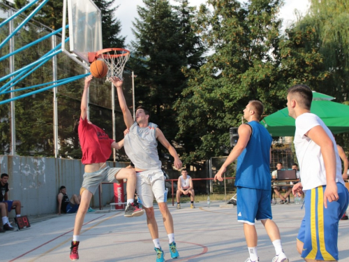 FOTO: Druga večer Streetball turnira u Prozoru