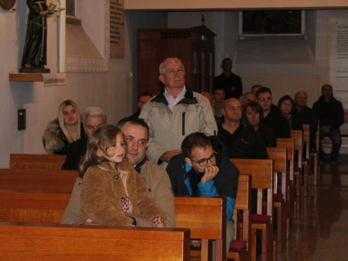 FOTO: Primanje novih članova u Društvo Prijatelja Maloga Isusa