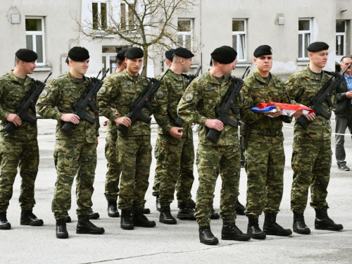Detalji vojnog roka u Hrvatskoj: Služit će se u tri vojarne, plaća 1100 eura