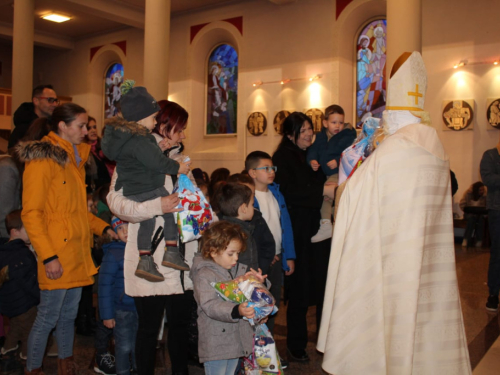FOTO: Sv. Nikola posjetio župu Prozor