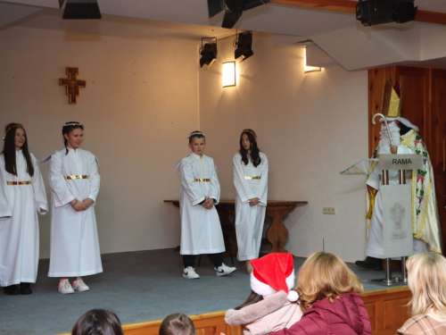 FOTO: Sv. Nikola i ove godine razveselio djecu u župi Rama-Šćit