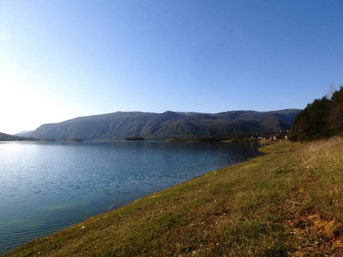 FOTO: Učenici u Eko akciji čišćenja obale Ramskog jezera