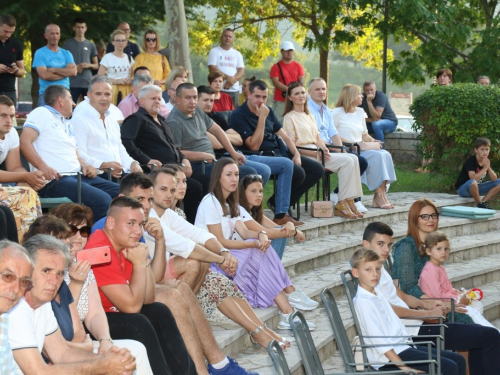 FOTO: Promocija knjige dr. sc. Šimuna Novakovića i druga večer trodnevnice na Šćitu