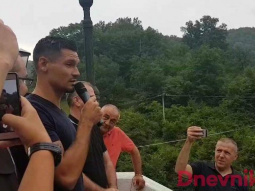 Lovren: Imam osjećaj da vas je 550 tisuća ovdje!