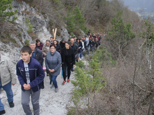 FOTO: Ramski put križa na brdo Gračac