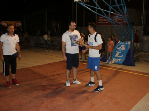 FOTO: ''General Vasilije Mitu'' iz Zagreba pobjednik 15. Streetball Rama