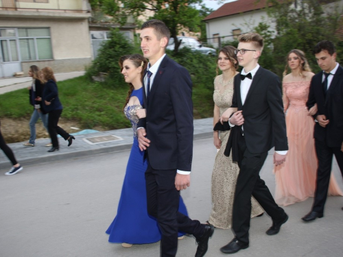 FOTO/VIDEO: Matura 2016. - Defile mladosti i ljepote na ulicama Prozora