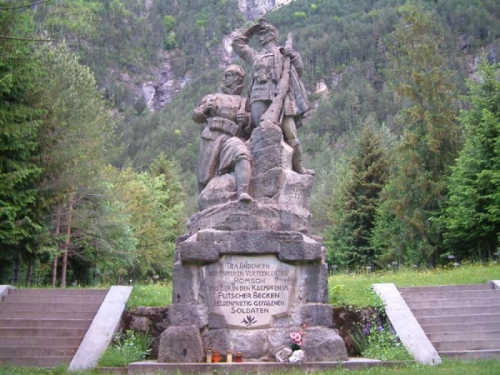 Ramljaci u groblju Log pod Mangartom