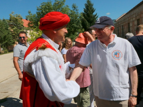 Povijesne hrvatske postrojbe posjetile Ramu i Šćit