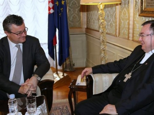 Zadaća Vlade RH je skrbiti o Hrvatima u Bosni i Hercegovini