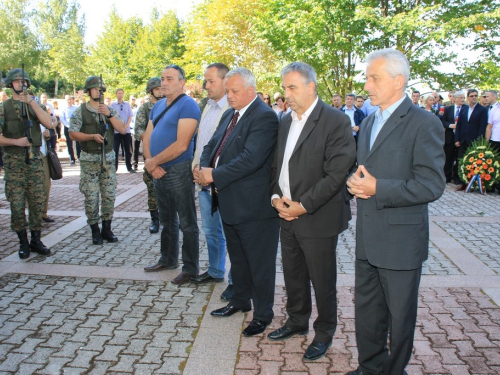 FOTO/VIDEO: Na Uzdolu obilježena 22. obljetnica stravičnog pokolja nad Hrvatima