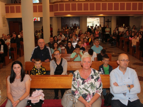 FOTO: Sv. Misa za početak nove školske i vjeronaučne godine u župi Prozor