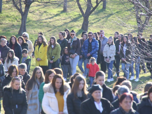 FOTO: Put križa kroz fratarski gaj na Šćitu