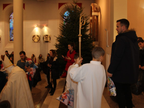 FOTO: Sv. Nikola posjetio župu Prozor