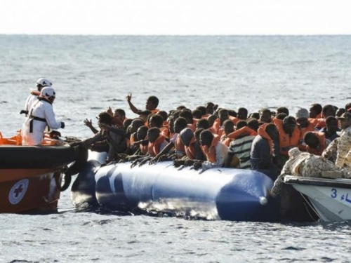 Tijekom vikenda na moru spašeno najmanje 480 migranata