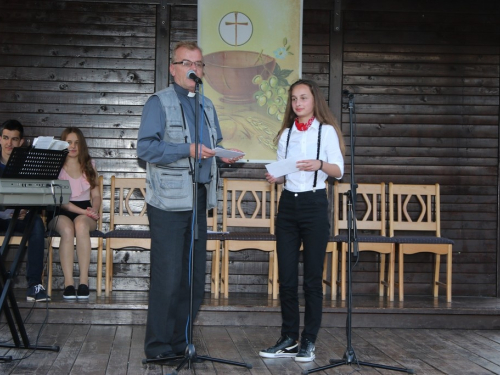 FOTO/VIDEO: U Prozoru održan X. festival duhovne glazbe 'Djeca pjevaju Isusu'