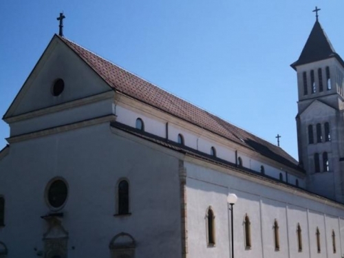 Bugojno: Najavljena tužba protiv župnika zbog zvonjave s tornja župne crkve sv. Ante