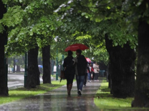 Sutra u BiH oblačno i nestabilno vrijeme s kišom i pljuskovima