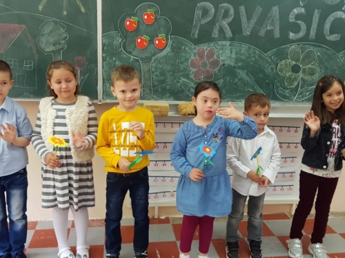 FOTO: U OŠ ''Ivan Mažuranić'' Gračac upisano 6 učenika